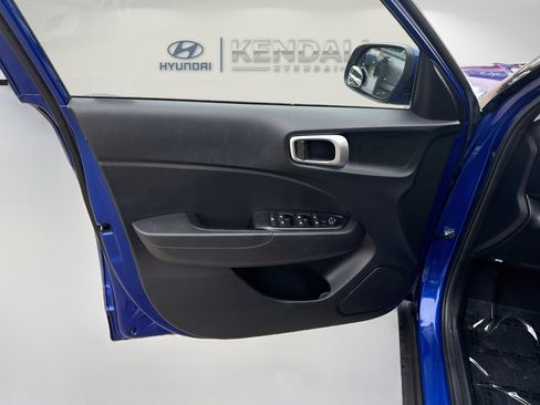 Used 2024 Hyundai Venue SE FWD image 17