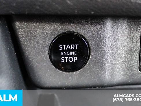 Used 2025 Nissan Rogue SV image 28