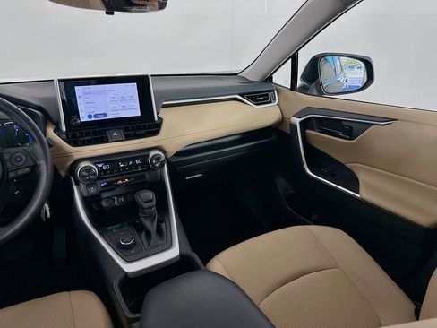 Used 2025 Toyota RAV4 LE image 22