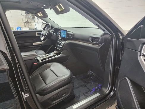 Used 2021 Ford Explorer Limited image 37