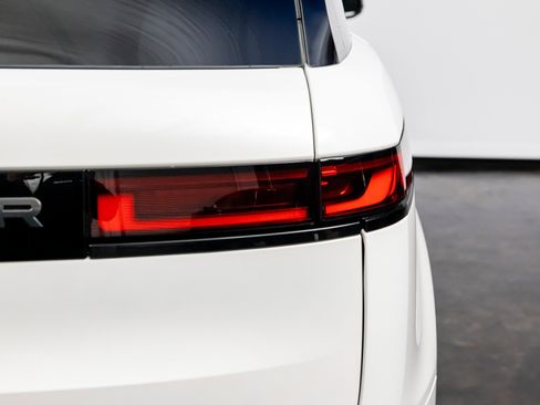 Used 2024 Land Rover Range Rover Sport Dynamic SE image 18