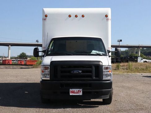 Used 2024 Ford E-350 and Econoline 350 Super Duty w/ Power Windows & Locks Group RWD image 3