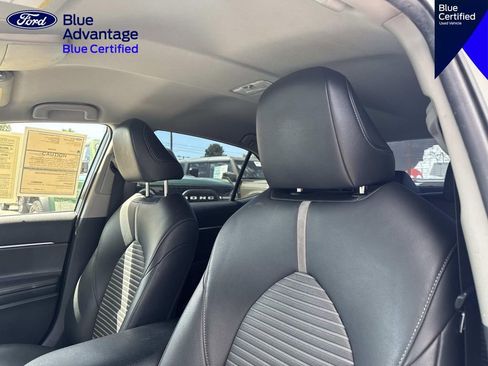 Used 2018 Toyota Camry SE FWD image 18