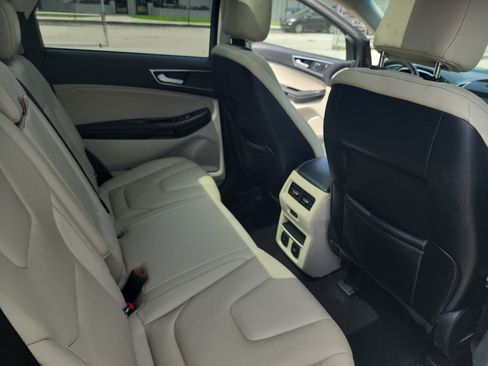 Used 2020 Ford Edge Titanium w/ Equipment Group 301A FWD image 21