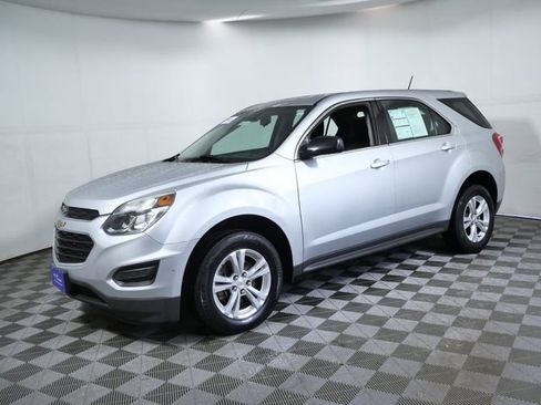 Used 2017 Chevrolet Equinox LS FWD image 5