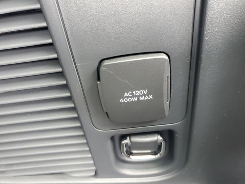 New 2026 Lincoln Navigator Reserve AWD/4WD image 33