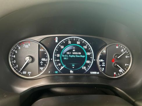 Used 2019 Buick Enclave Avenir w/ Avenir Technology Package FWD image 40