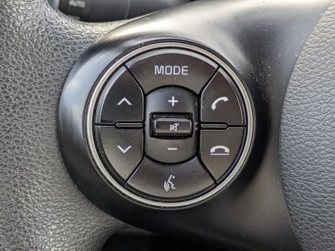 Used 2020 Kia Soul LX FWD image 24