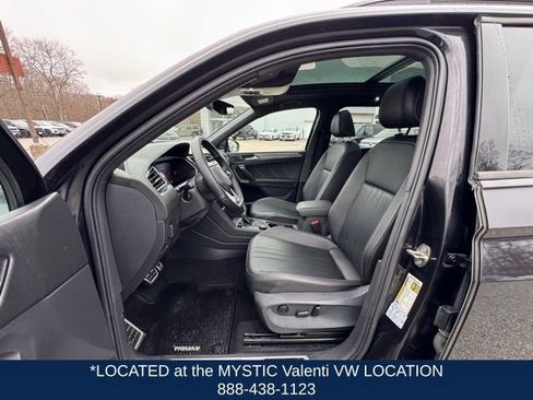 Certified 2022 Volkswagen Tiguan SE R-Line image 33