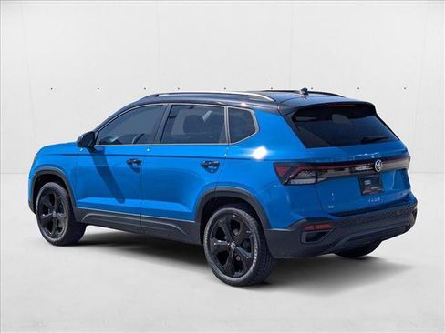 New 2025 Volkswagen Taos SE AWD/4WD image 8