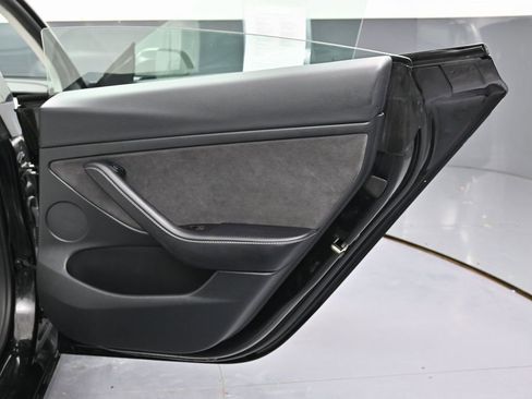 Used 2023 Tesla Model 3 Standard Range image 39
