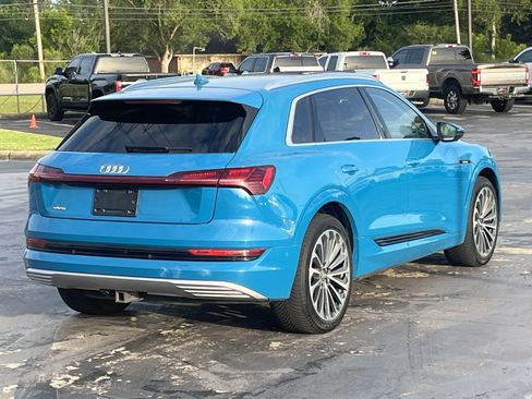 Used 2019 Audi e-tron Prestige w/ Prestige Package AWD/4WD image 8