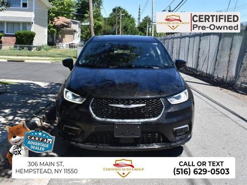 Used 2025 Chrysler Pacifica Select FWD image 1