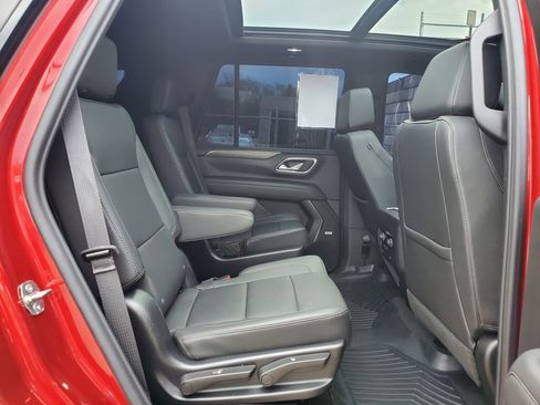 Used 2023 Chevrolet Tahoe Z71 w/ Luxury Package AWD/4WD image 37