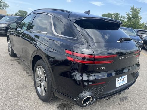 Used 2025 Genesis GV70 3.5T Sport AWD/4WD image 6
