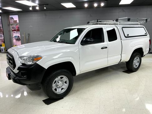 Used 2021 Toyota Tacoma SR image 5