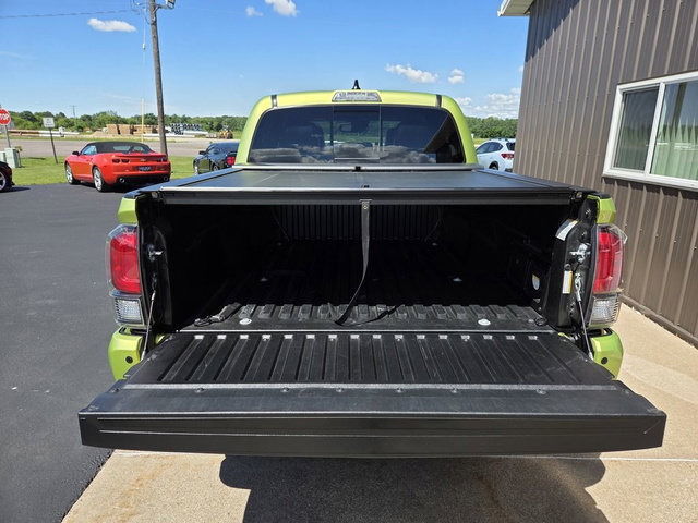 Used 2022 Toyota Tacoma TRD Pro AWD/4WD image 14