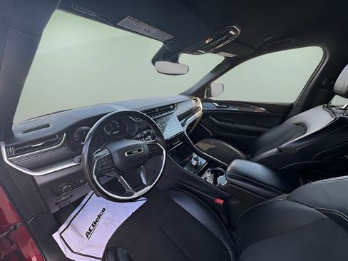 Used 2021 Jeep Grand Cherokee L Laredo image 12