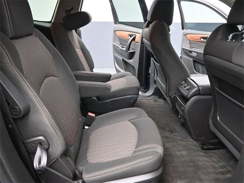 Used 2017 Chevrolet Traverse LT image 25