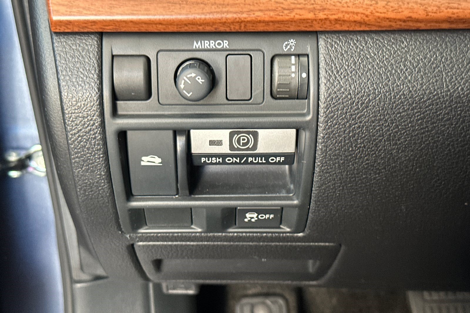 Used 2013 Subaru Outback 2.5i Limited AWD/4WD image 35