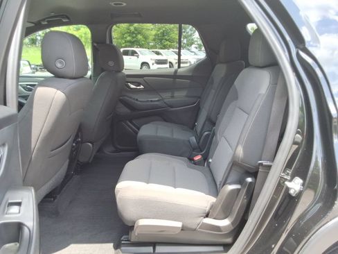 Used 2022 Chevrolet Traverse LT w/ Midnight/Sport Edition AWD/4WD image 18