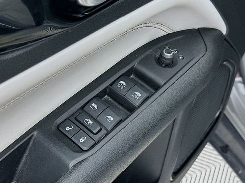 Used 2022 Jeep Compass Limited image 24