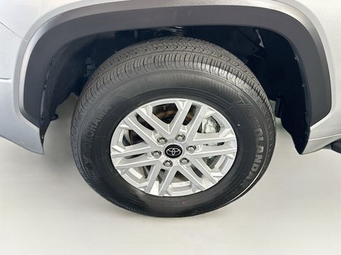 Used 2022 Toyota Tundra SR5 w/ Convenience Package image 11