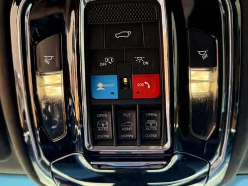 Used 2023 Jeep Grand Cherokee Summit AWD/4WD image 26