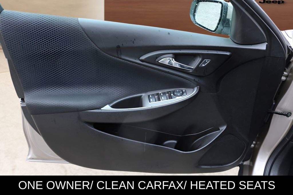 Used 2025 Chevrolet Malibu LT FWD image 11