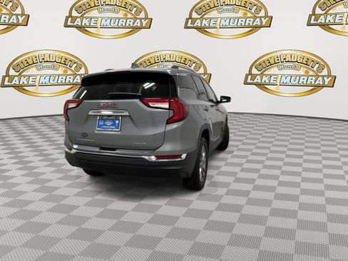 Used 2023 GMC Terrain SLT AWD/4WD image 2