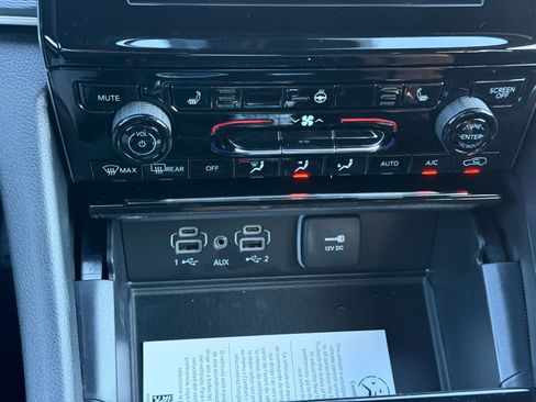 New 2025 Jeep Grand Cherokee L Laredo image 22