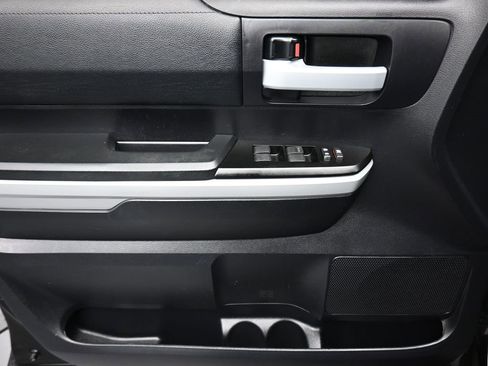 Used 2020 Toyota Tundra SR5 w/ SR5 Upgrade Package image 10