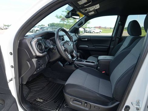 Used 2023 Toyota Tacoma TRD Off-Road AWD/4WD image 17