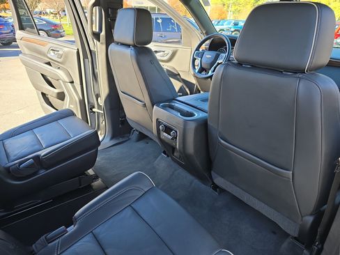 Used 2021 Chevrolet Tahoe Premier w/ Premium Package image 11