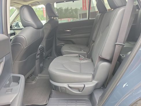Certified 2024 Toyota Grand Highlander FWD image 37