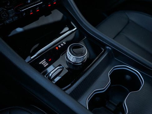 New 2025 Jeep Grand Cherokee Limited w/ Trailer Tow Package image 27