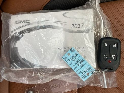 Certified 2017 GMC Acadia SLT image 39