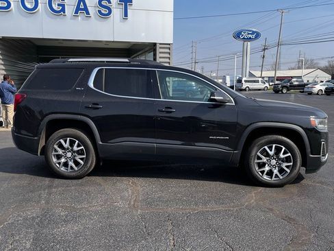Used 2023 GMC Acadia SLT image 2