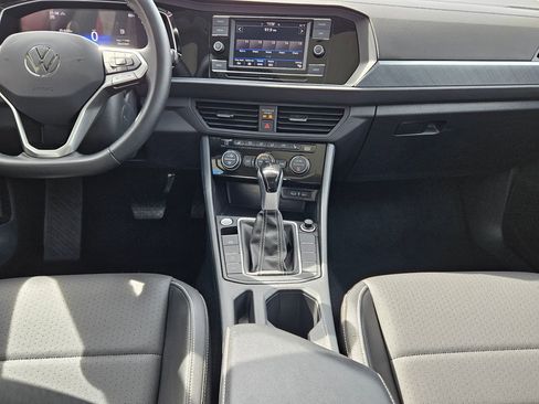 Used 2024 Volkswagen Jetta SE image 10