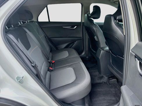Used 2025 Kia Niro LX FWD image 24