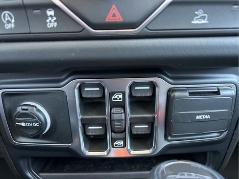 New 2026 Jeep Gladiator Sport AWD/4WD image 30