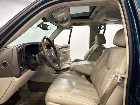 Used 2005 Cadillac Escalade AWD image 31