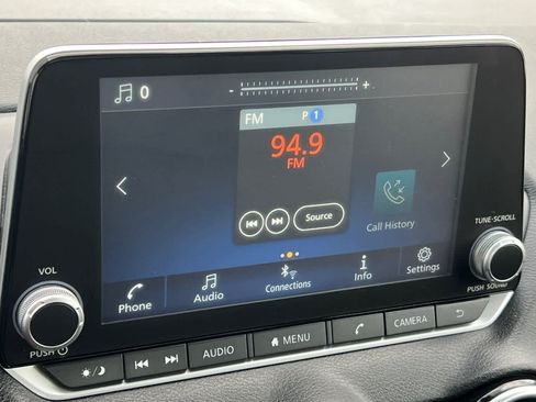 Used 2025 Nissan Sentra SV FWD image 20
