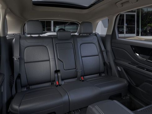 New 2026 Lincoln Corsair Premiere image 11