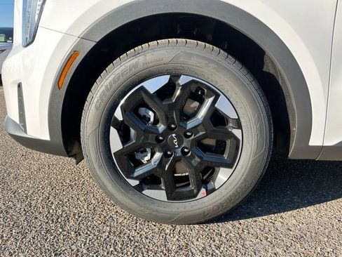 New 2026 Kia Sorento S FWD image 7