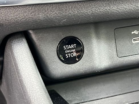 Used 2025 Nissan Rogue SV image 24