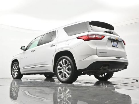 Used 2018 Chevrolet Traverse Premier w/ Driver Confidence II Package FWD image 46