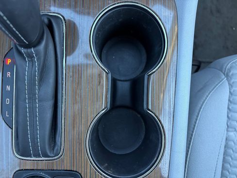 Used 2019 GMC Acadia SLE w/ Driver Alert Package I image 11