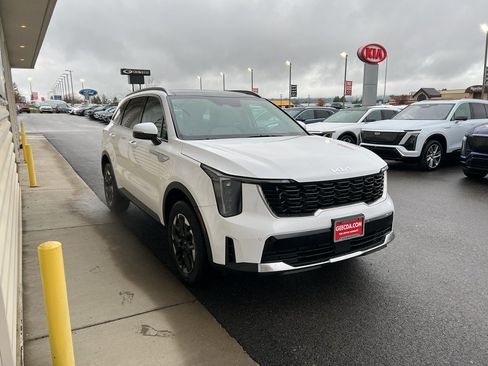 New 2026 Kia Sorento S w/ S Panoramic Sunroof Package image 3