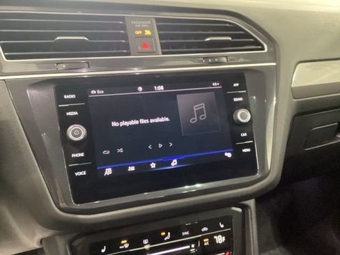 Certified 2024 Volkswagen Tiguan SE image 9